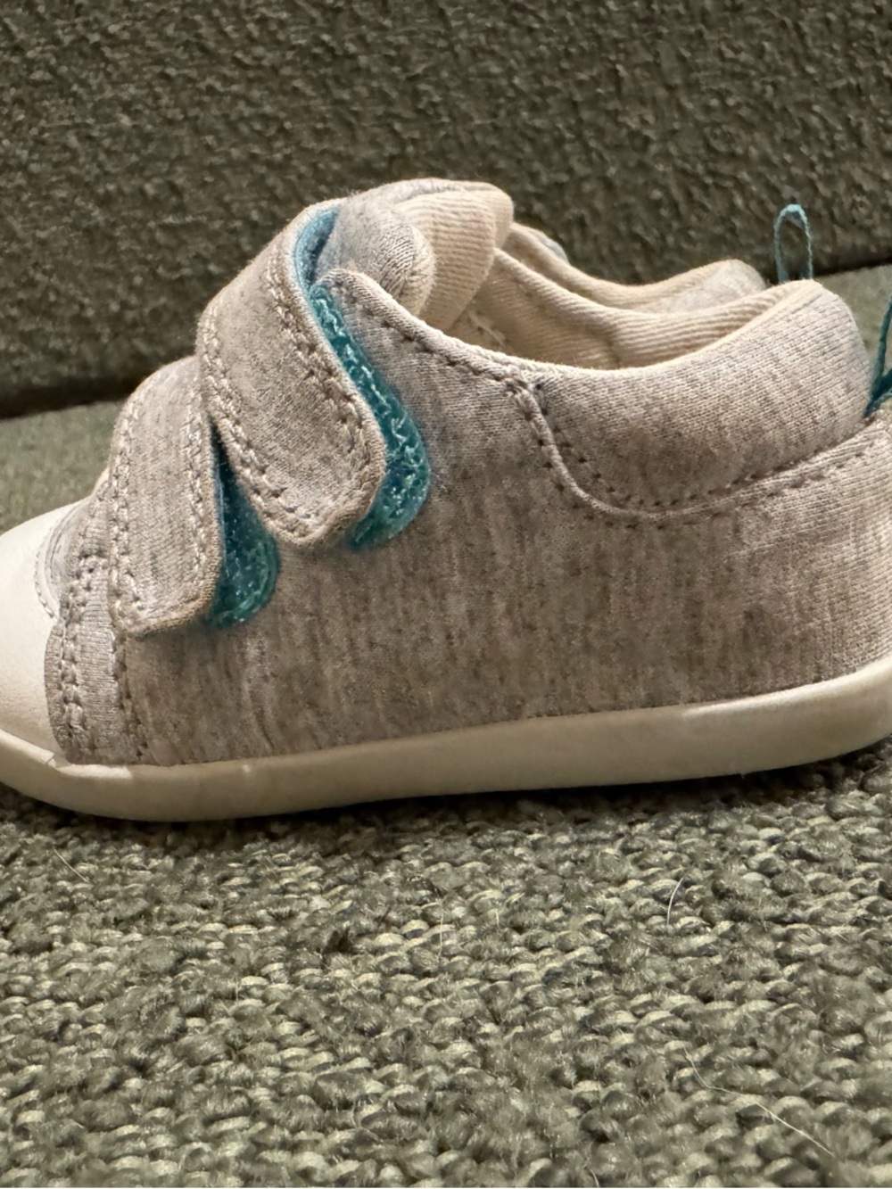 Ten Little First Walkers, Gray & White Velcro Sneakers, size 5 - Picture 3 of 7